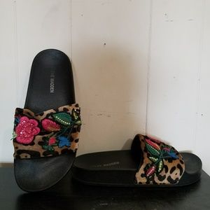 Steve Madden slides